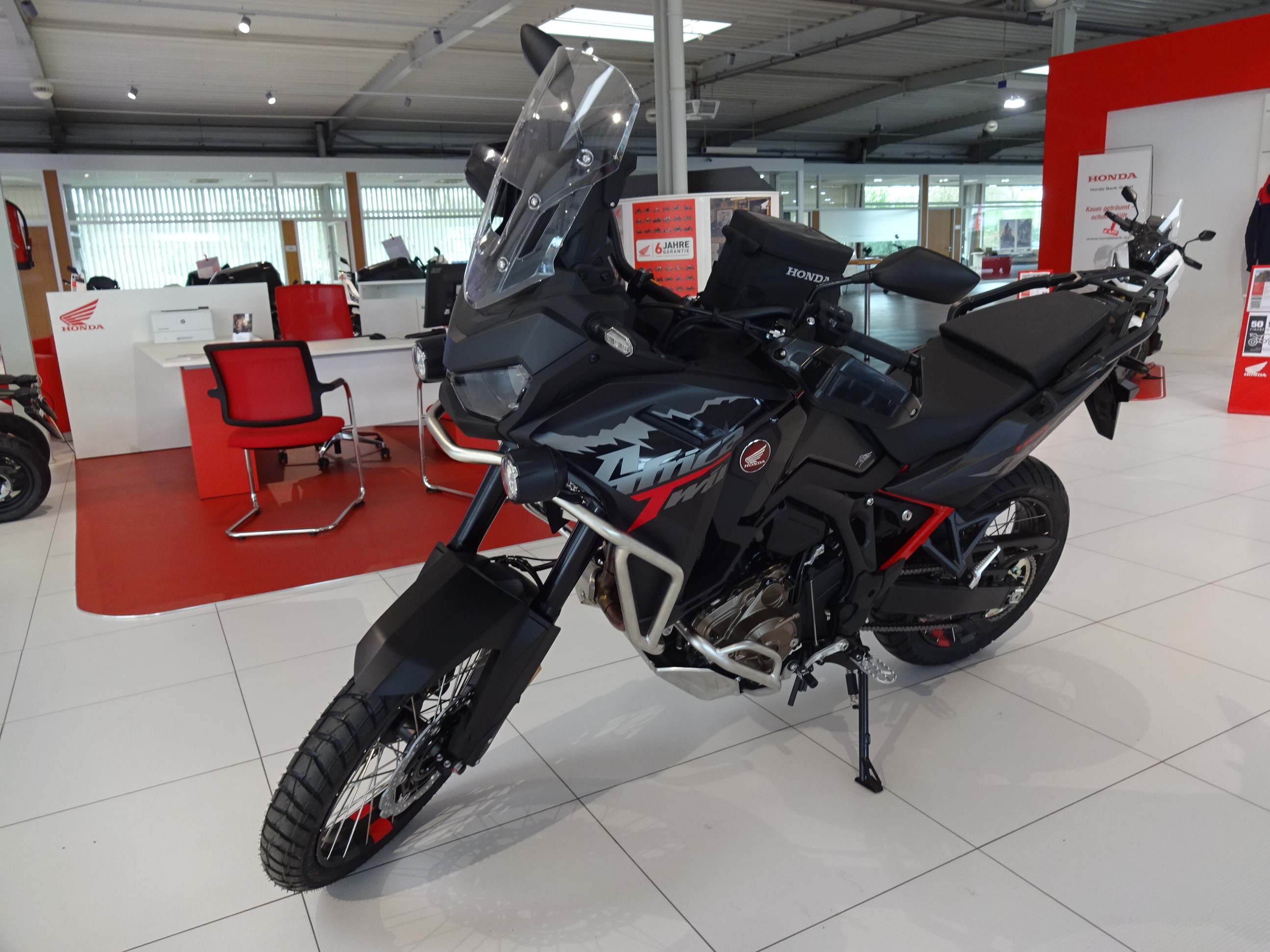 CRF1100L Africa Twin ES Electronic Suspension inkl. Adventure Paket und Zubehör